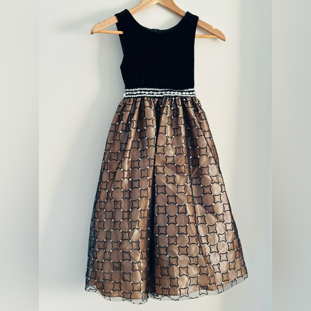 Gorgeous special occasion/holiday fancy dress, size 7, excellent condition